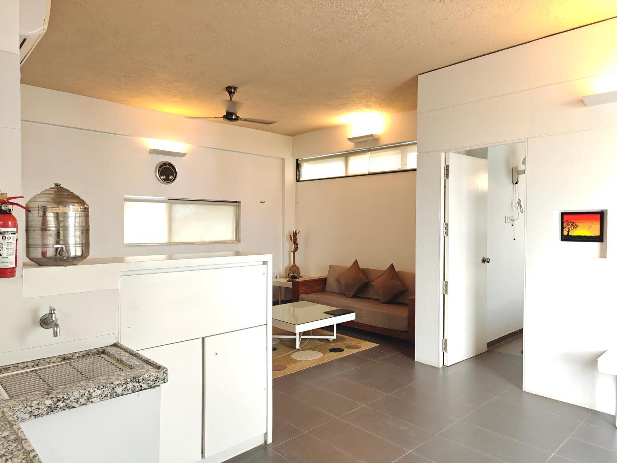 Chandralok Service Apartments 콜라푸르 외부 사진