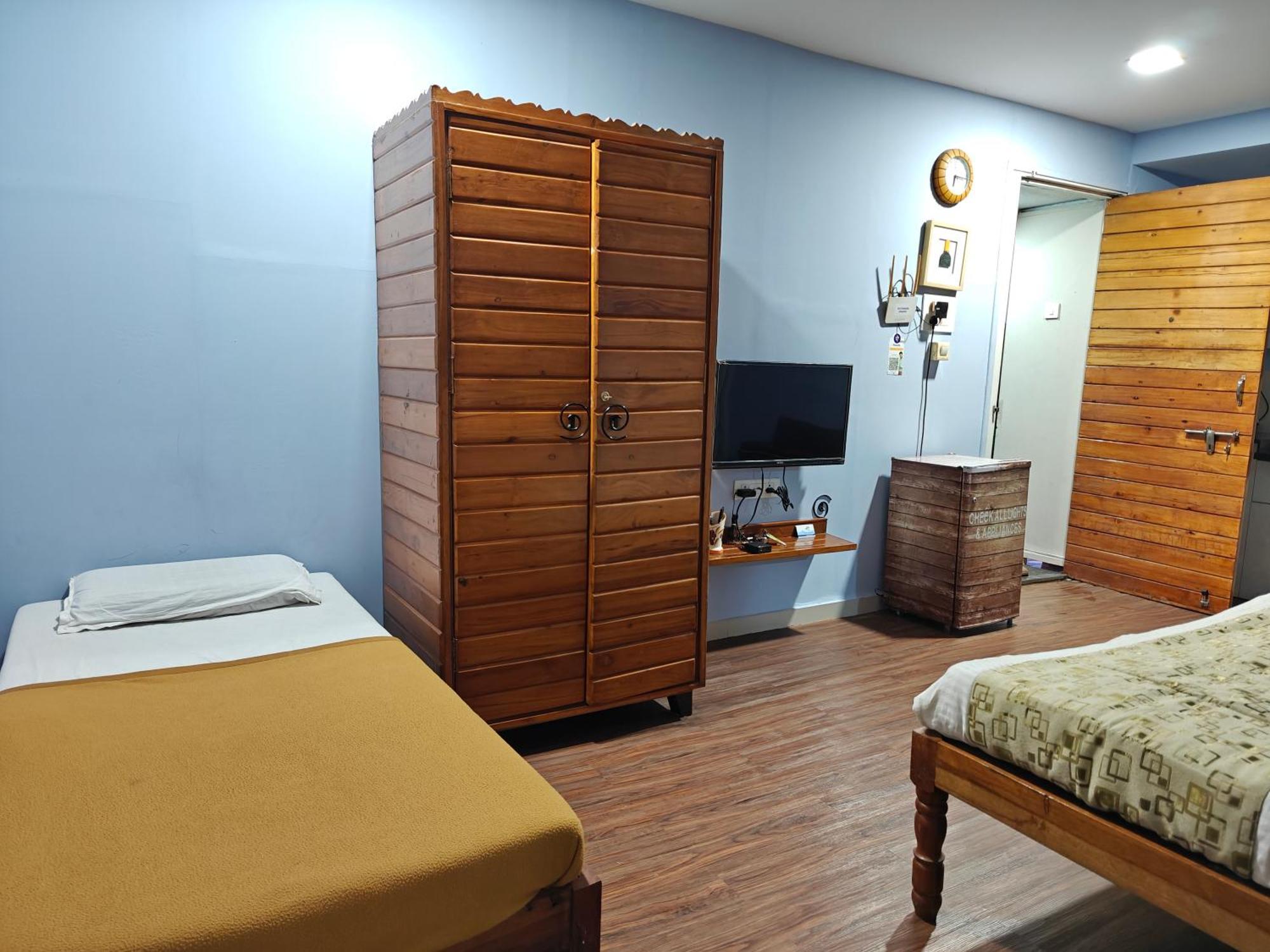 Chandralok Service Apartments 콜라푸르 외부 사진