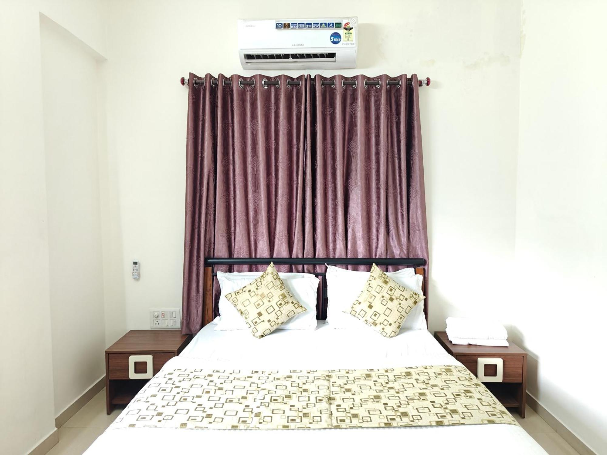 Chandralok Service Apartments 콜라푸르 외부 사진