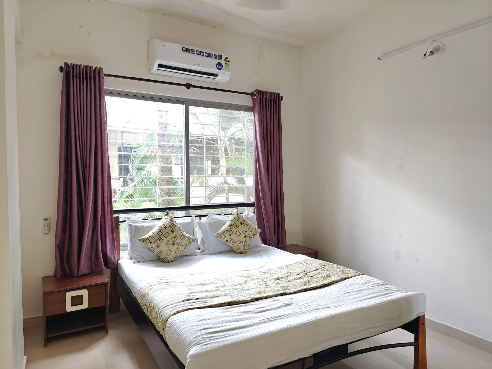 Chandralok Service Apartments 콜라푸르 객실 사진