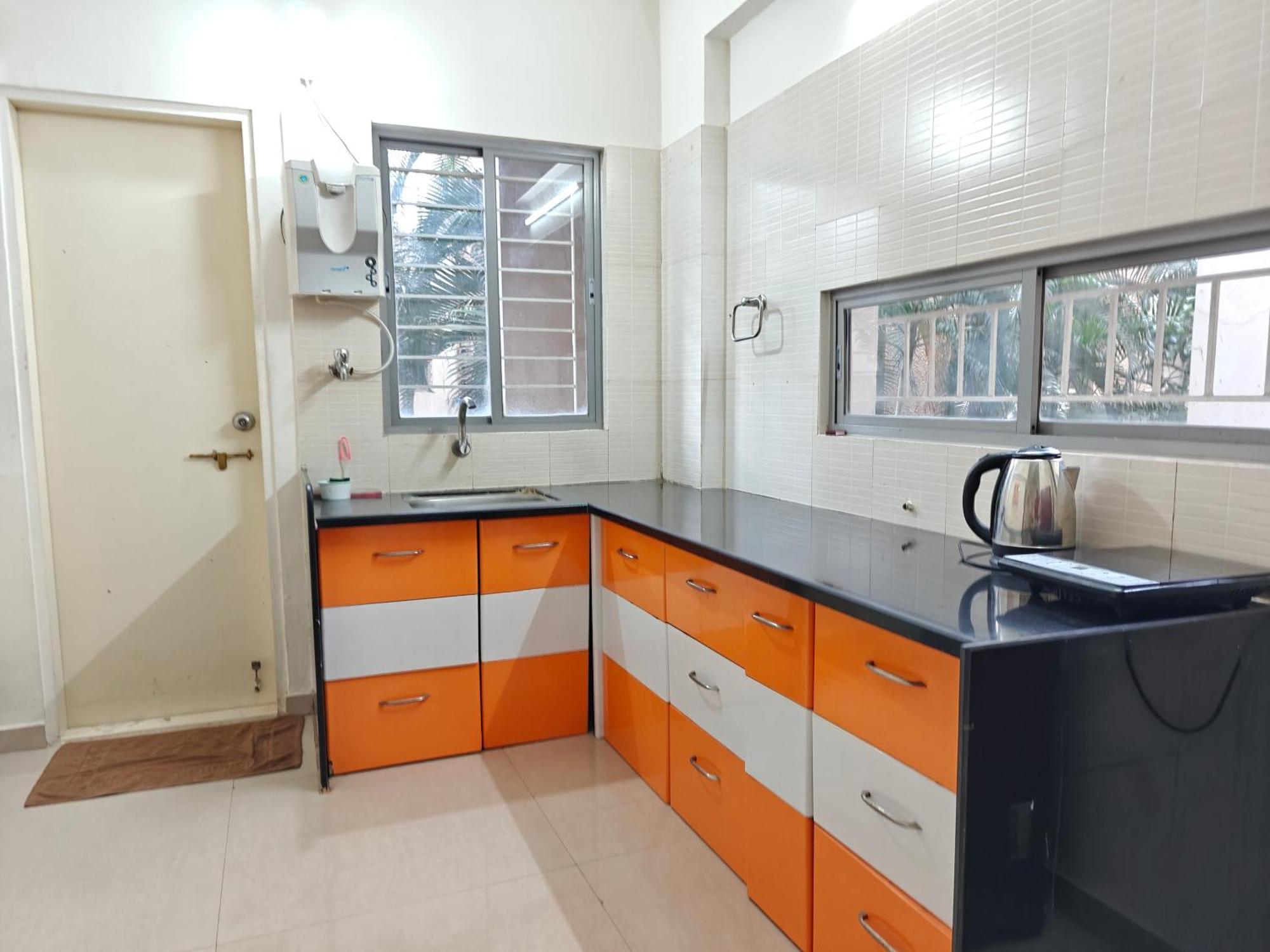 Chandralok Service Apartments 콜라푸르 객실 사진