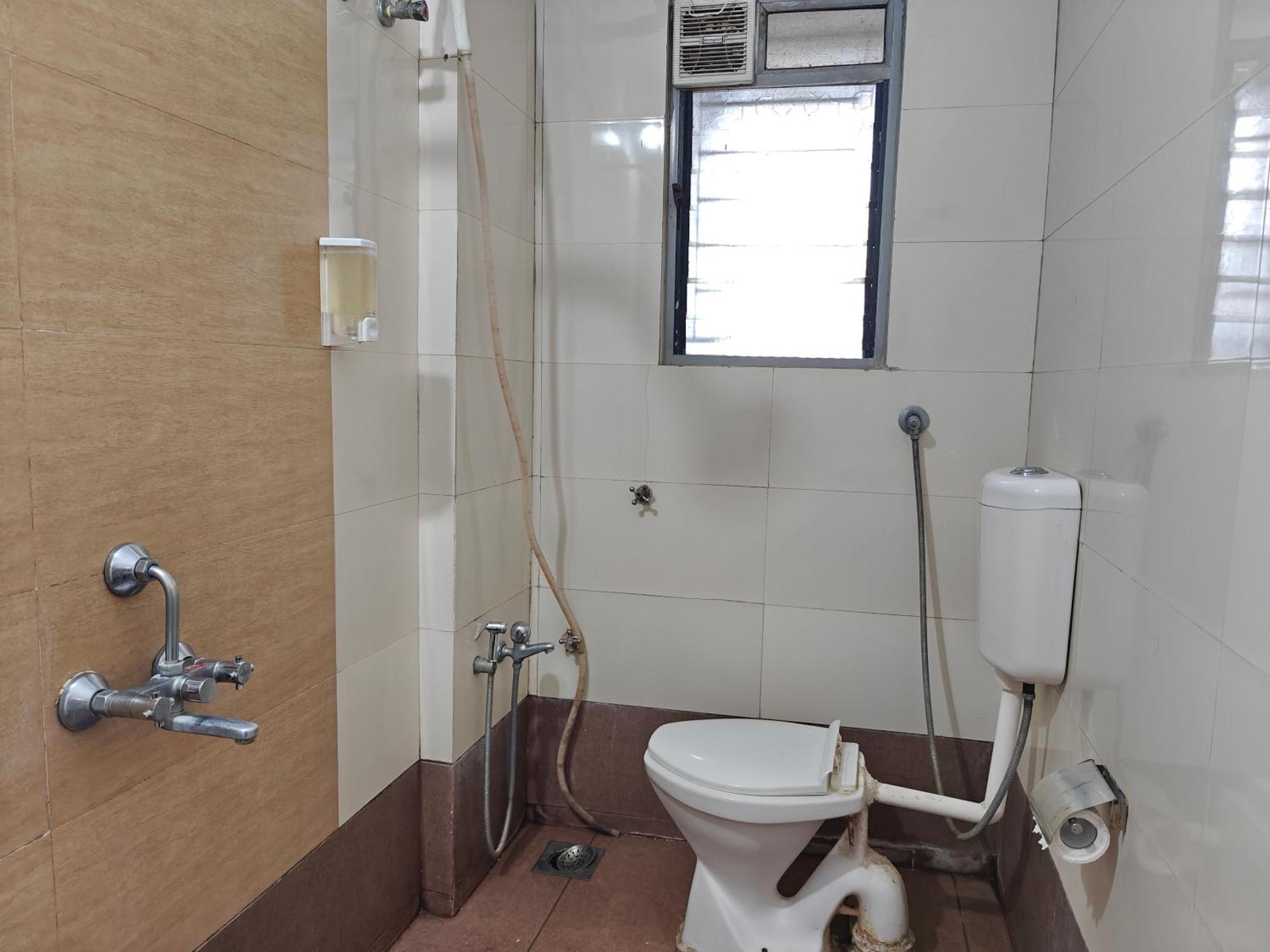 Chandralok Service Apartments 콜라푸르 외부 사진