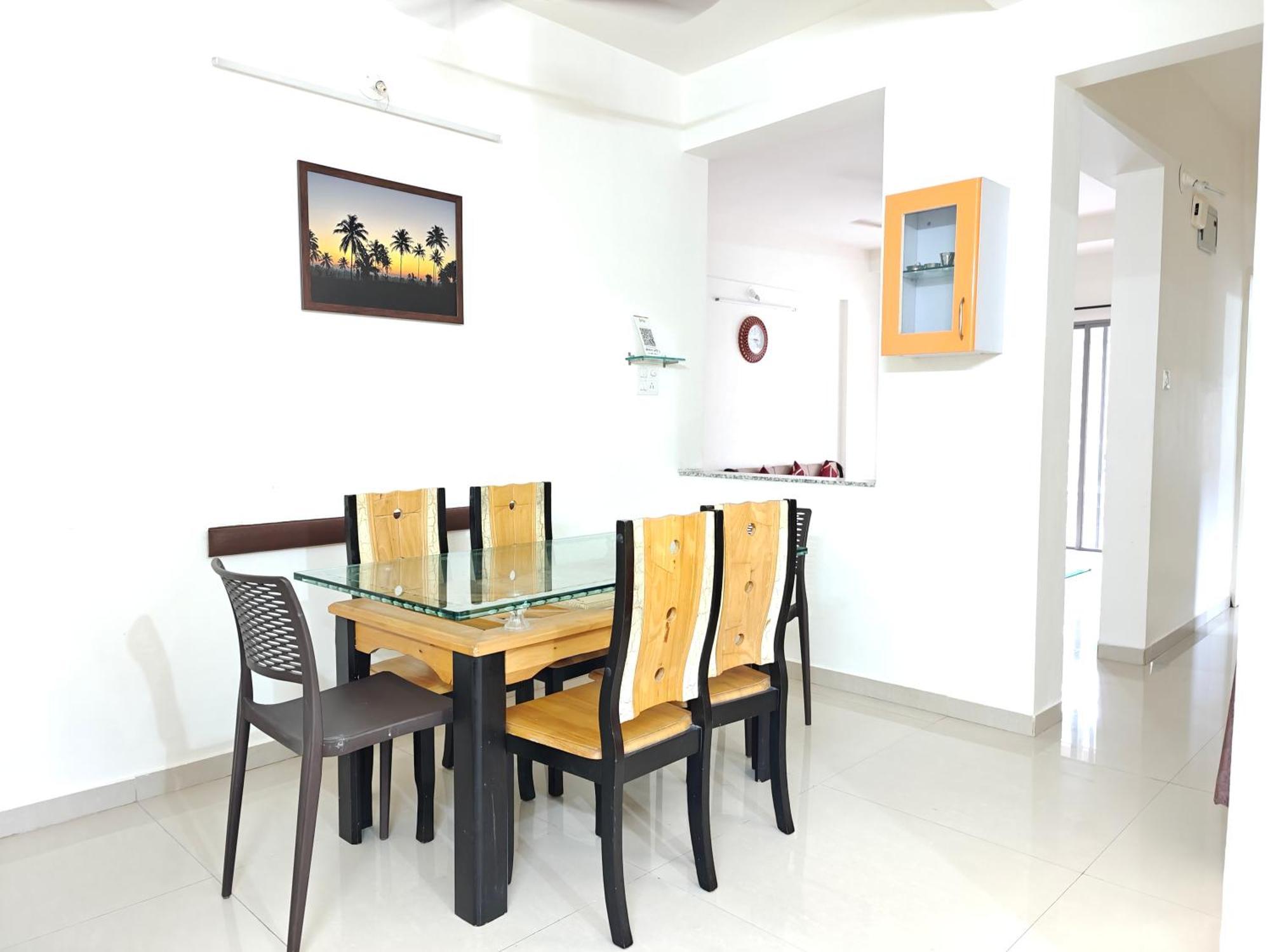 Chandralok Service Apartments 콜라푸르 객실 사진