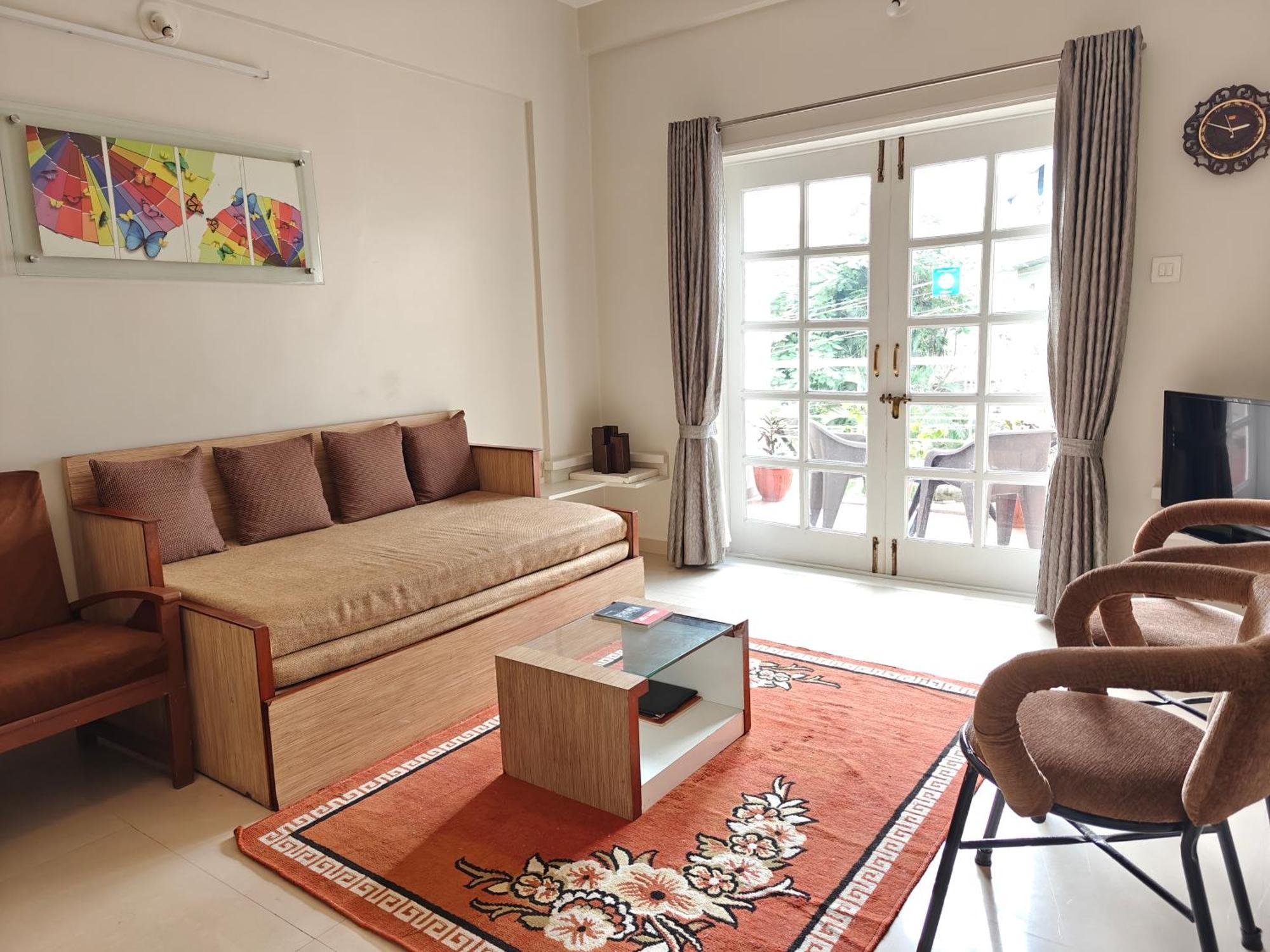 Chandralok Service Apartments 콜라푸르 외부 사진