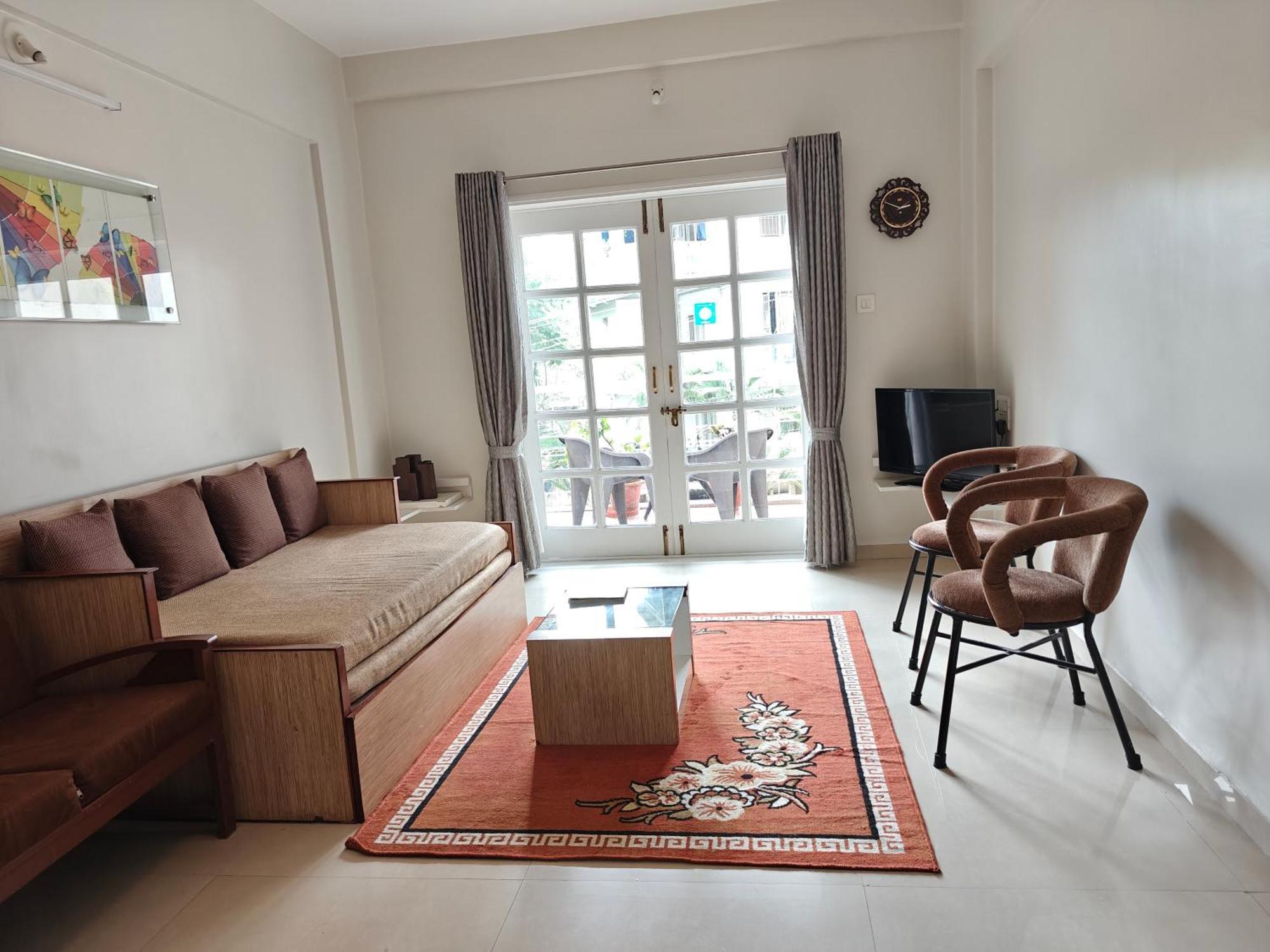 Chandralok Service Apartments 콜라푸르 외부 사진