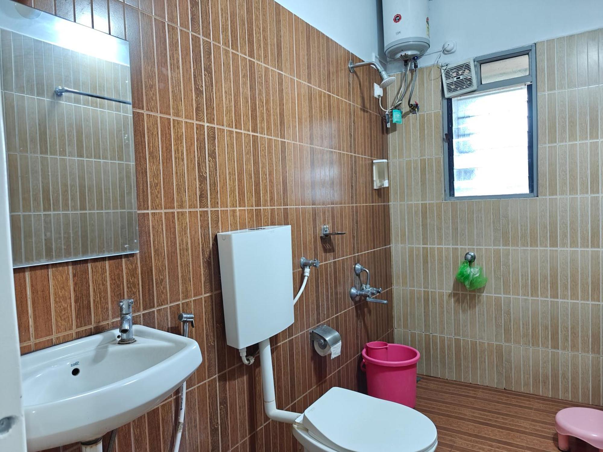 Chandralok Service Apartments 콜라푸르 외부 사진